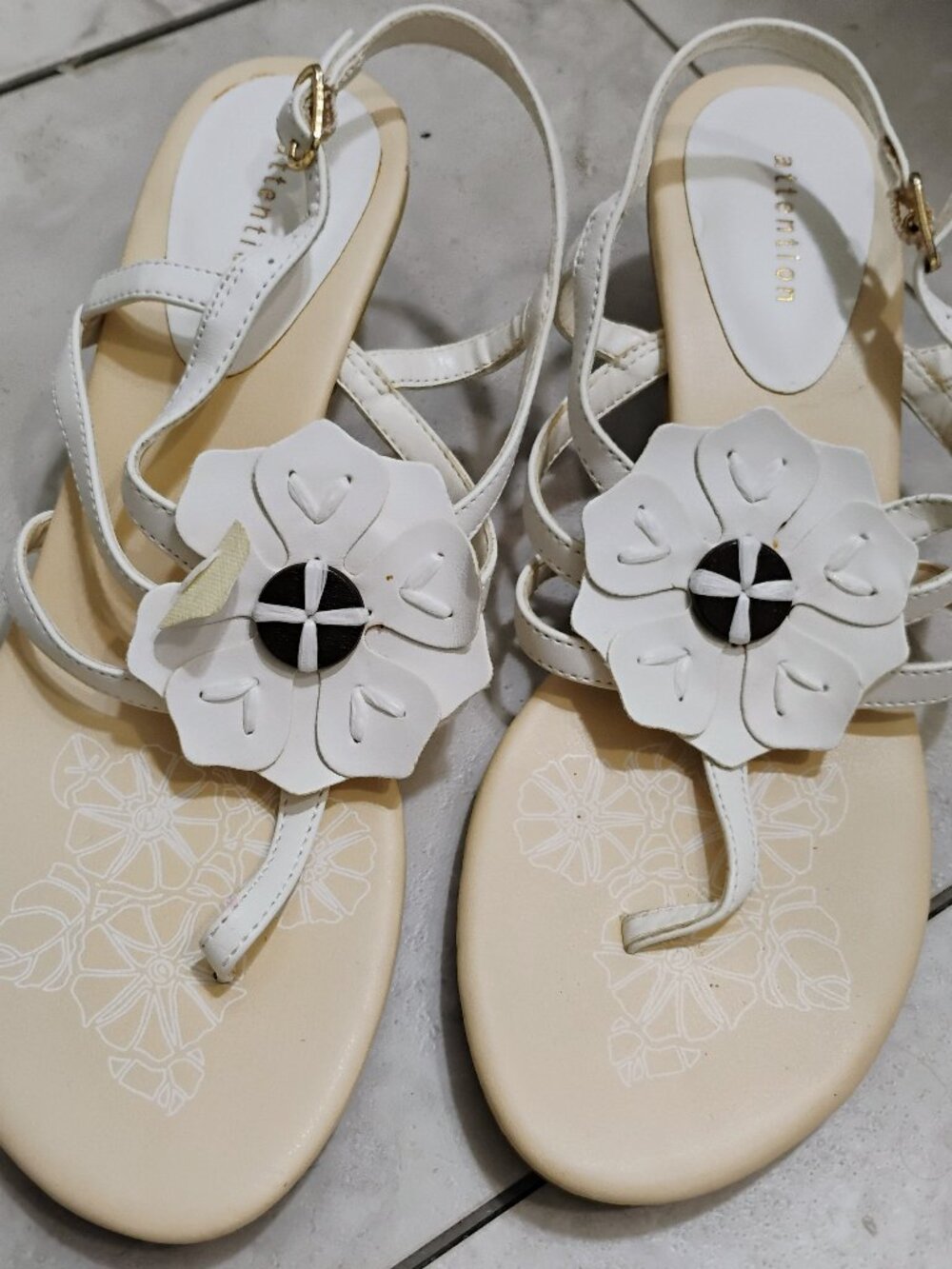 Attention White Floral T-Strap Slingback Kitten Heel Sandals Size 7
